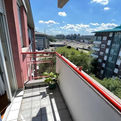 Alquiler de un espacioso apartamento de 2 habitaciones, 67 m², Nuevo Belgrado, Belgrado, Serbia